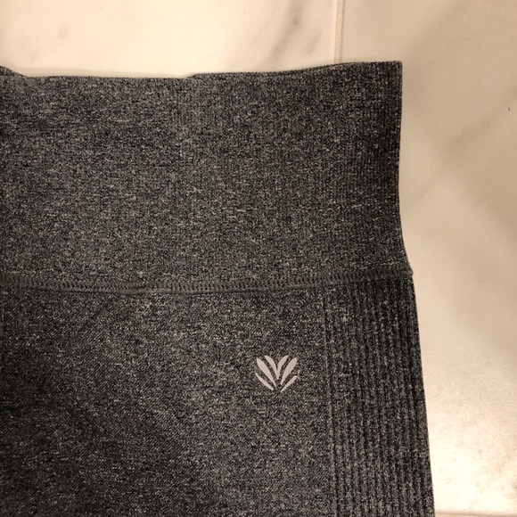 Forever 21 Seamless Leggings - Picture 3 of 4